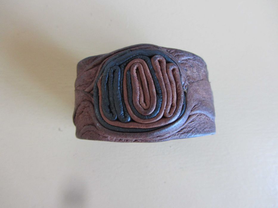 Дамска кожена гривна авторска естествена кожа