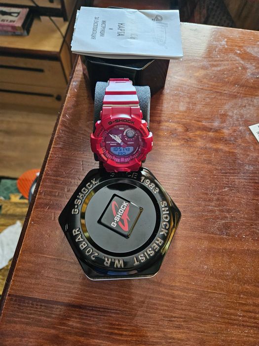 Часовник Casio, червен. Модел GBA-800EL-4AER