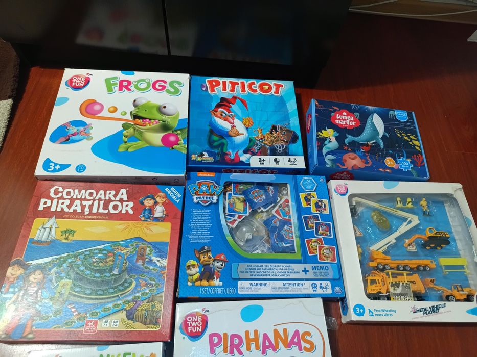 Puzzle/ jocuri de societate/ veioza cu pești