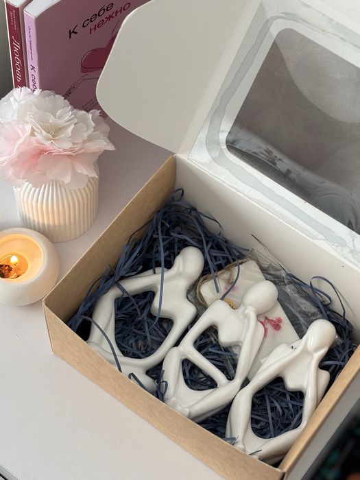 Мыслители из гипса,статуэтки