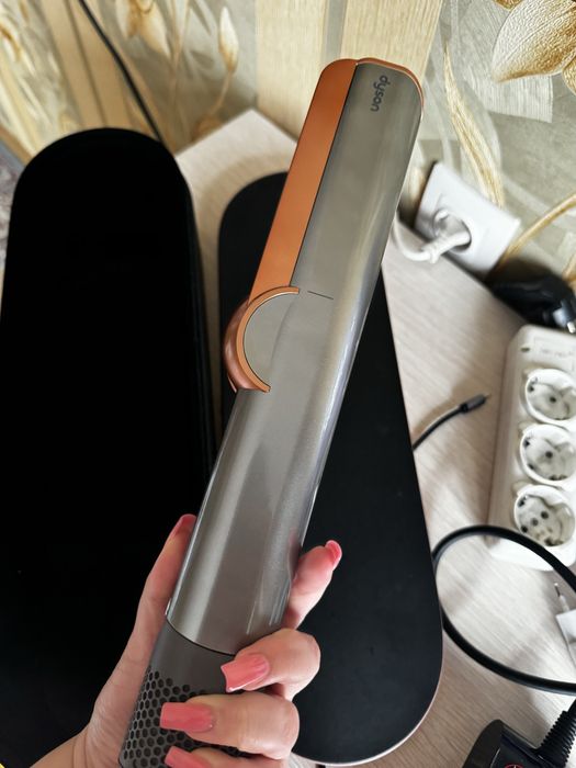 Продам Dyson фен - утюжок