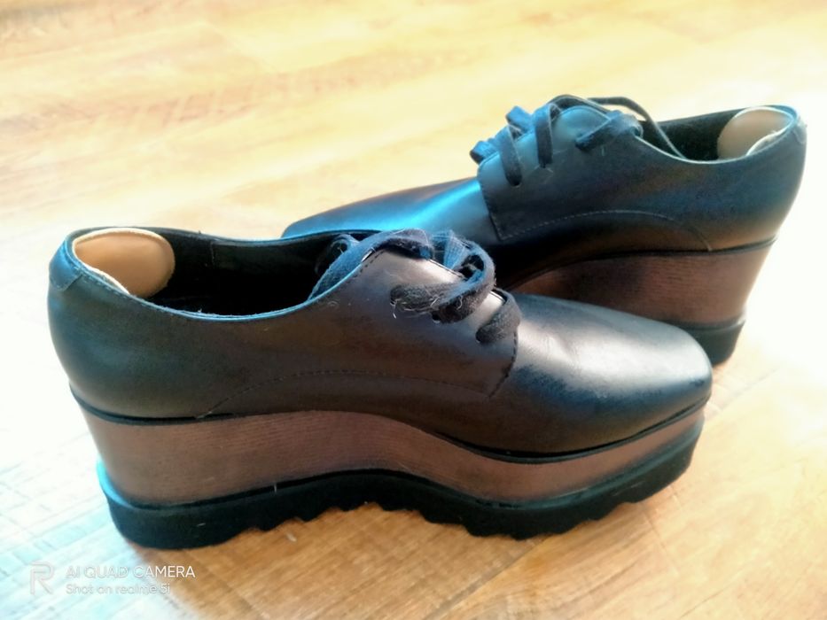 Отдам обувь в очень хорошем состоянии