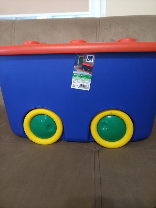 Голяма кутия за играчки