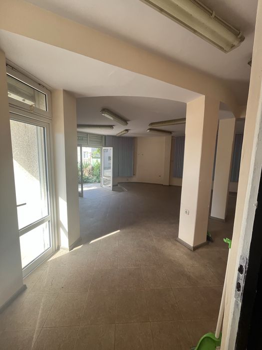 Дава се под наем Магазин в Ямбол, Аврен - 77 кв.м за 400 € - Снимка #9