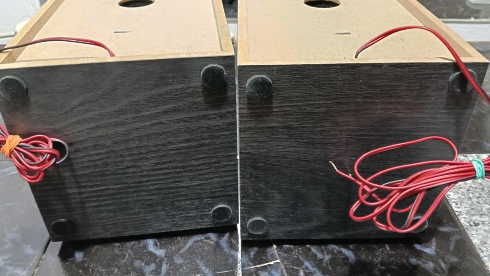 Boxe LG de 15 W pe 6 ohmi