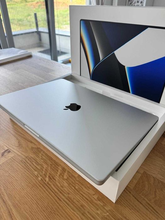 macbook pro 16 m1 - Laptopuri oferte online | OLX.ro