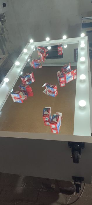 Лед зеркало грим