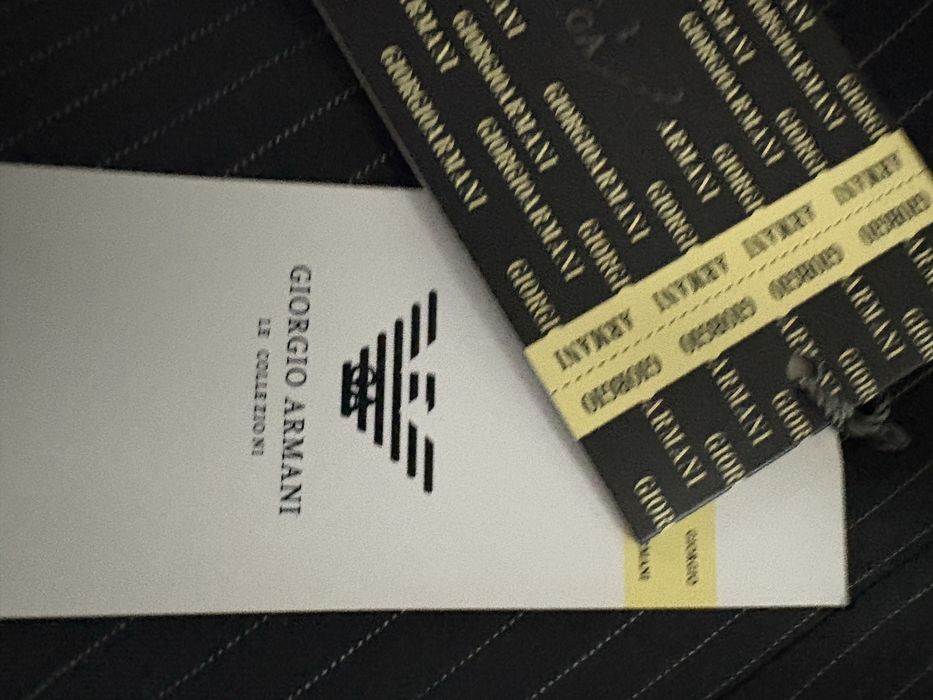 Costum Armani narimea 56 ,nou cu eticheta