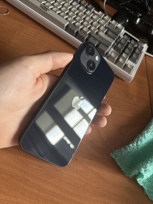 Продам айфон 13 256гб