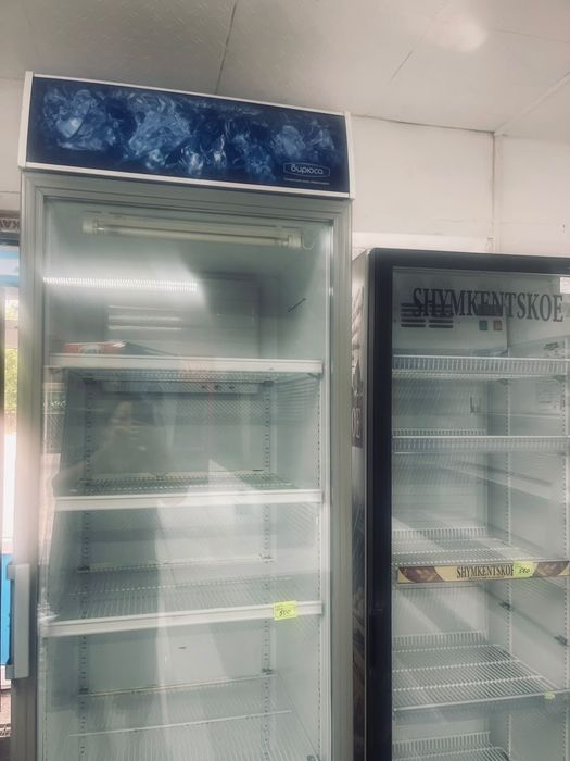 Продам холодильник витрина