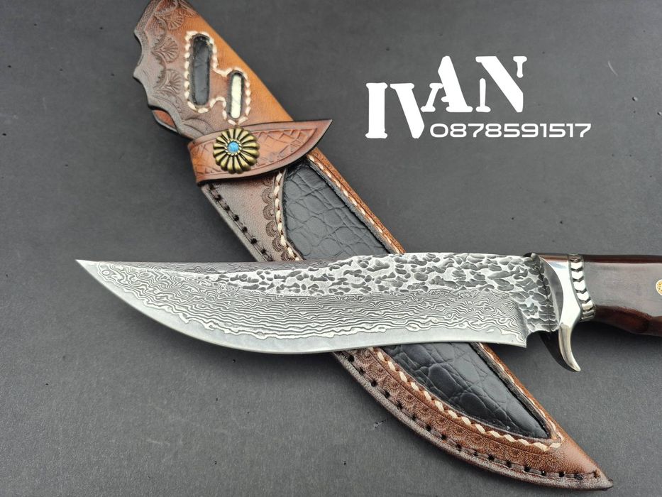 Японски ловен нож от дамаска стомана с  VG10 сърцевина и кожена кания