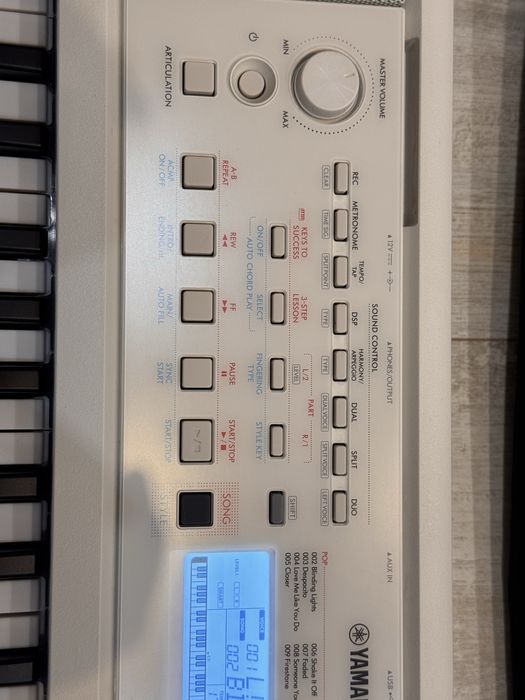 YAMAHA EZ-310 Синтезатор