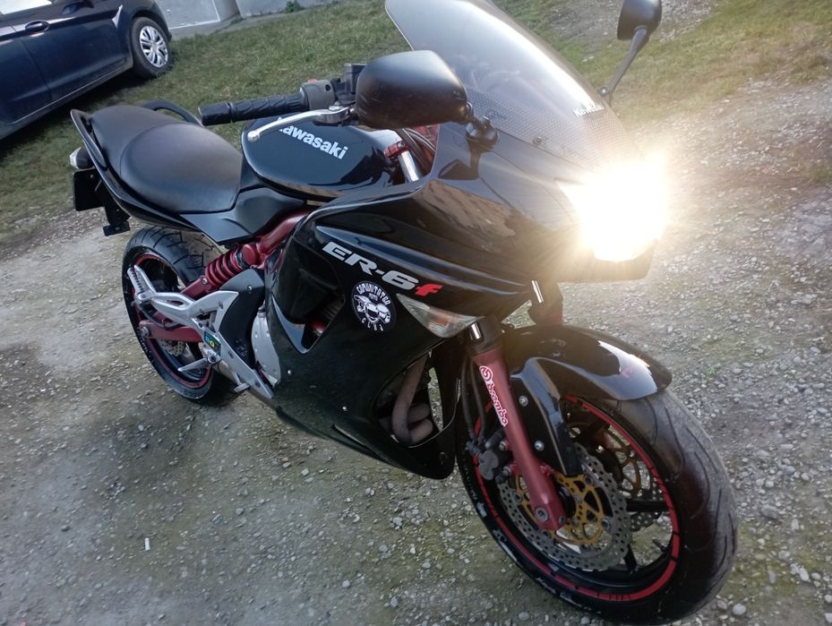 Motocicleta Kawasaki er6f