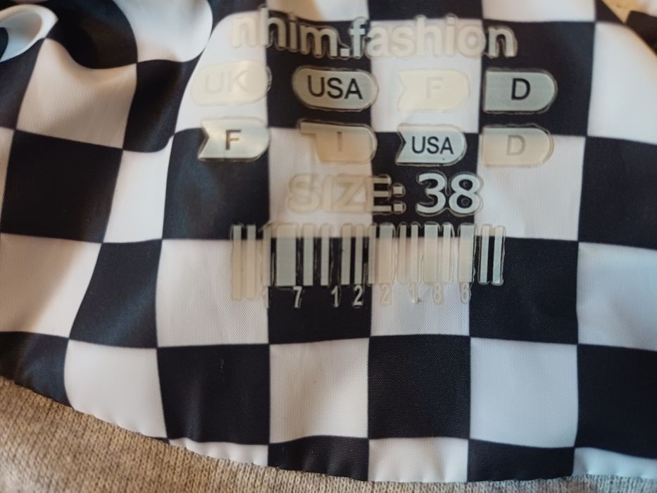 Ветровка размер 38