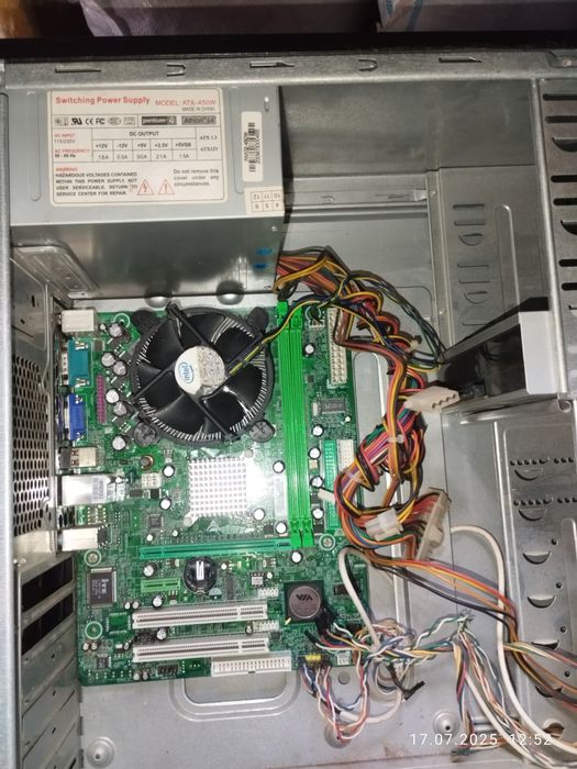 Vand 2 pc uri vechi functionale ,ori pentru piese