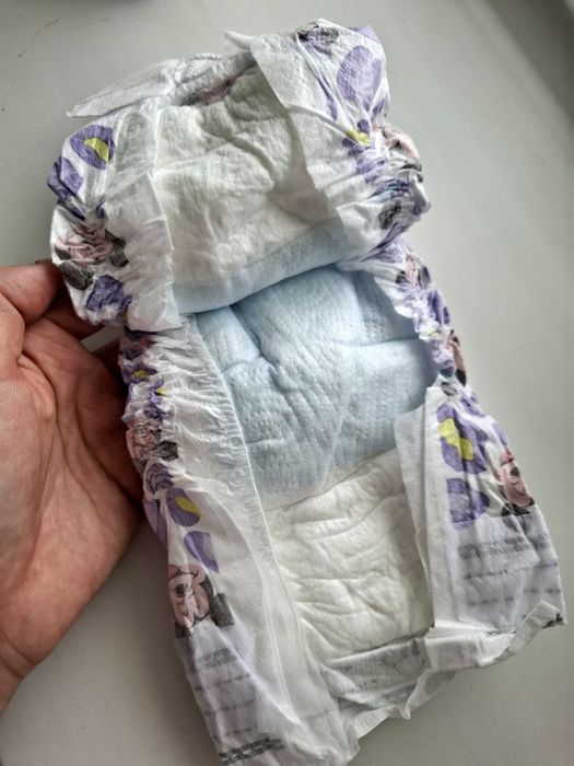 Остатки памперса huggies