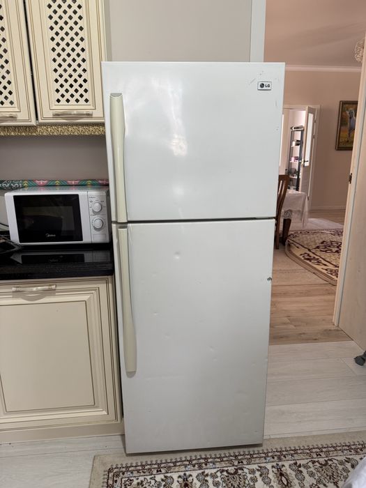 Холодильник Б/У в отличном состоянии