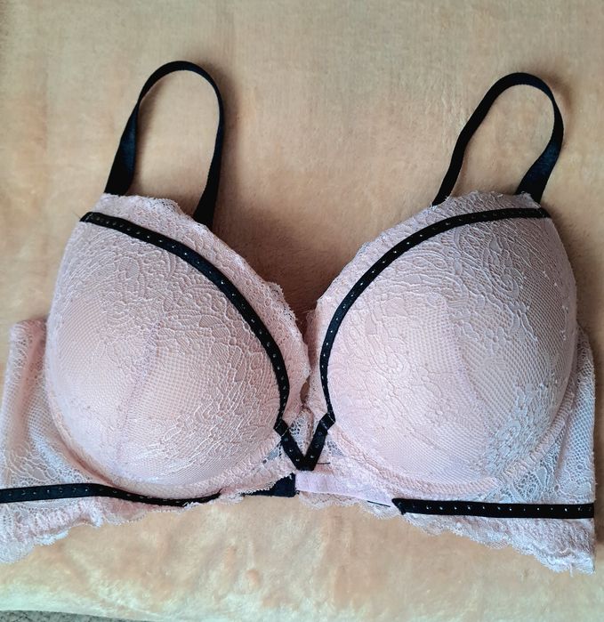 Lot sutiene 85D new Yorker roz dantela