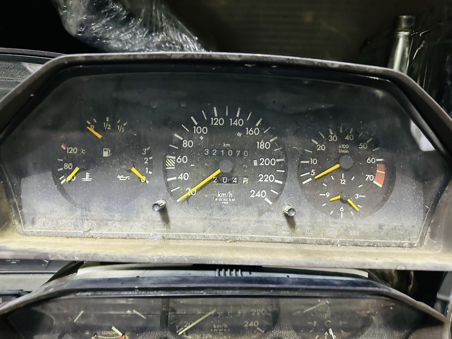 W124 панель прибор щиток прибор авторазбор бу запчасть мерс
