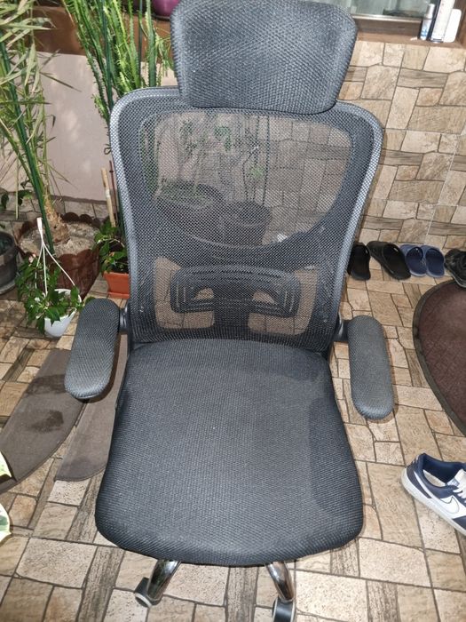 Scaun ergonomic de birou cu tetieră și suport lombar – Foarte confortabil