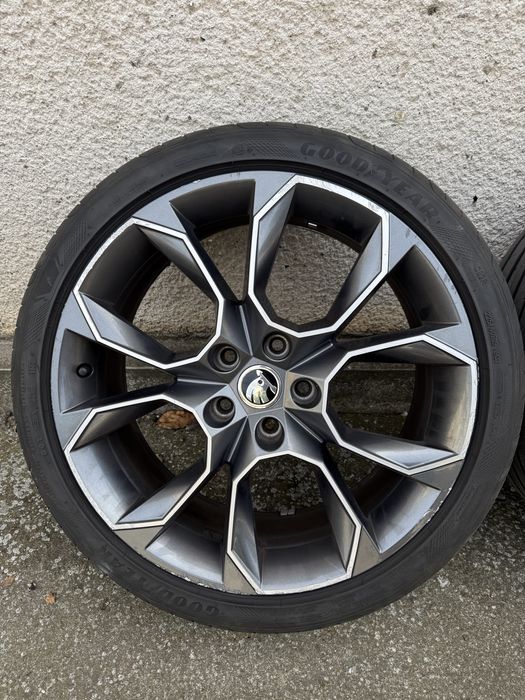 Jante Skoda Octavia Vrs/Rs model Xtreme cu cauc 225/40R19 Goodyear 6-7