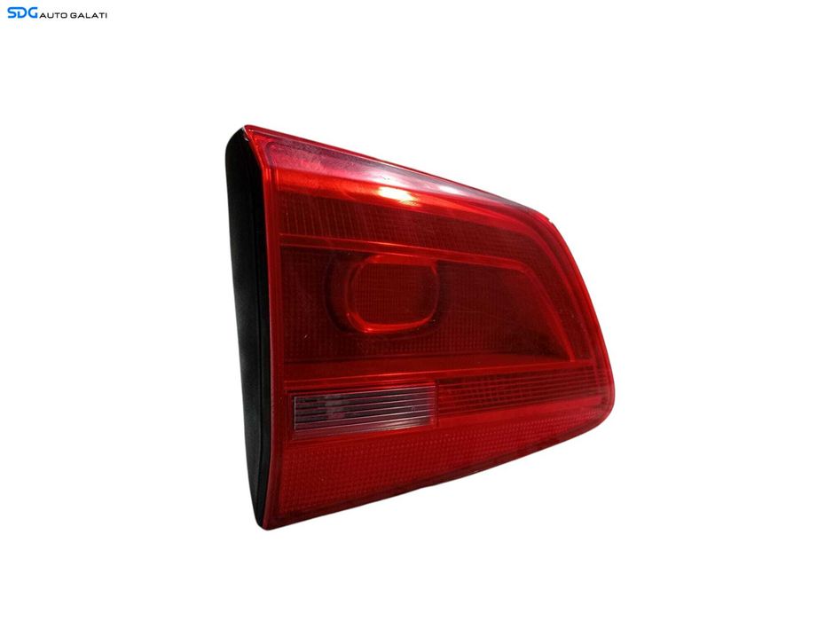 Tripla Stop Lampa Stanga de pe Haion Hayon Portbagaj Volkswagen Touran 1T3 2010 - 2015 Cod 1T0945093A [LC0760]