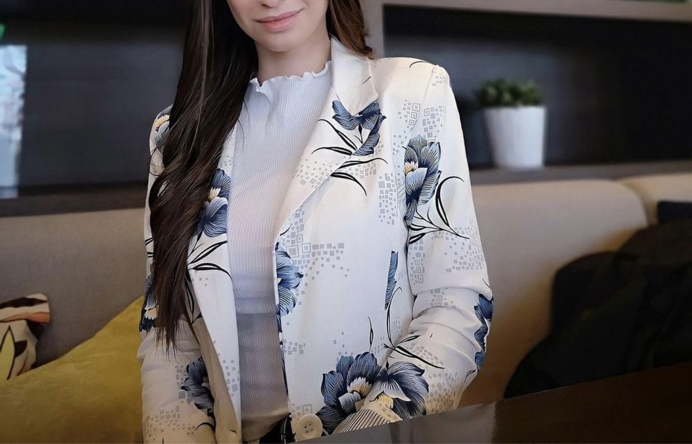 Дамско вталено сако