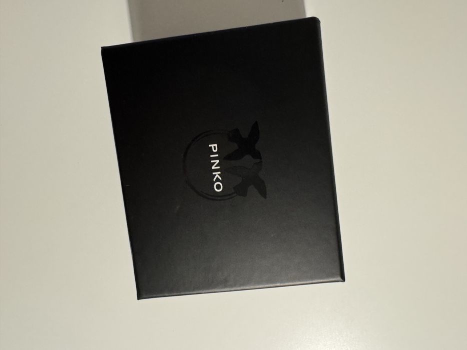 Кожен калъф за слушалки Airpods Pinko