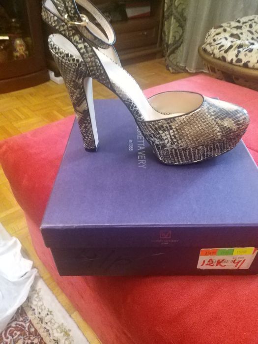 Продам обувь женскую