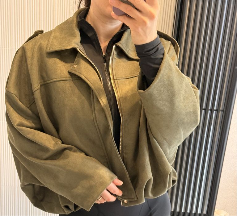 Geaca la fel ca cea de la Zara modelul viral