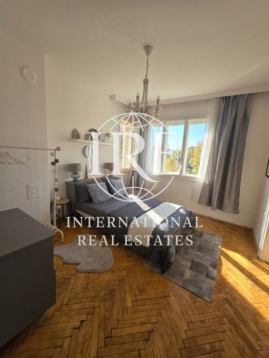 Продава се Тристаен апартамент в Варна, Център - 80 кв.м за 2500 €/кв.м - Снимка #1