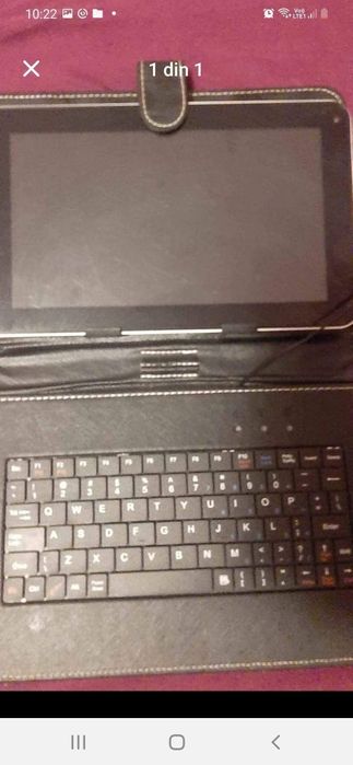 Vând tableta cu coperți și tastatura din piele
