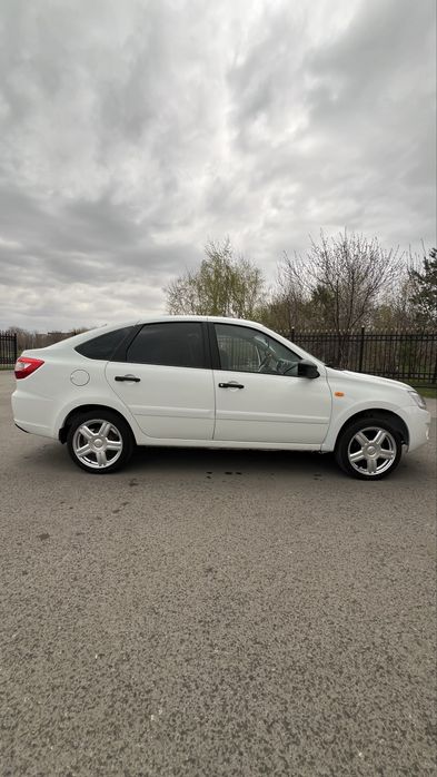 Продам Лада Гранта 2014 года