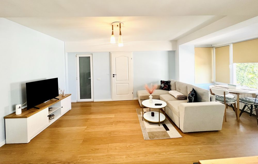 2 camere decomandate – Piața Ovidiu, Peninsula | Etaj 1 | Mobilat