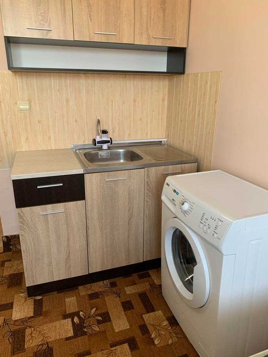 Дава се под наем Едностаен апартамент в Варна, Аспарухово - 20 кв.м за 204 € - Снимка #2