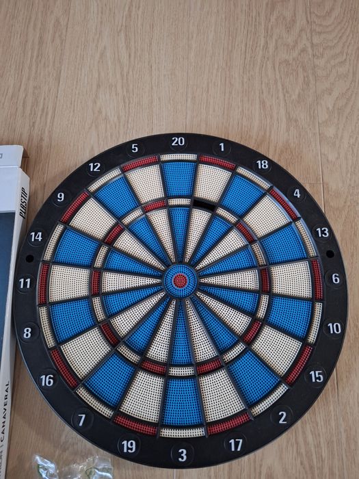 Joc Darts Decathlon, nou/ nefolosit, mic defect