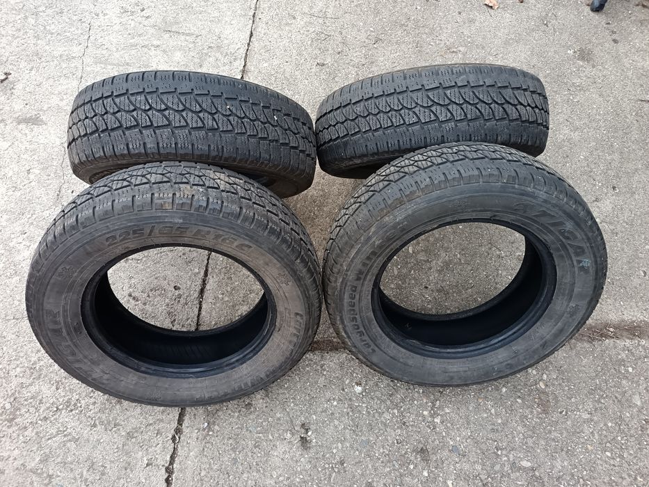 Vând anvelope de iarna  MS 225/65 R16C
