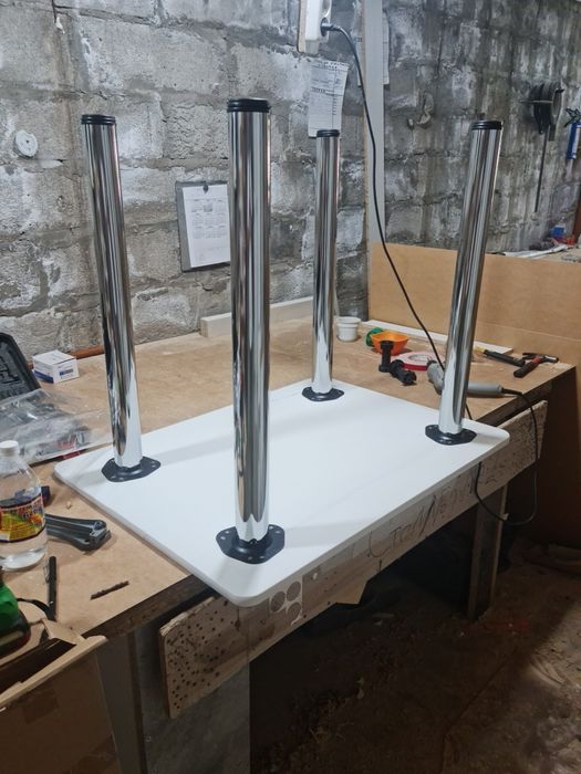 Стол кухонный с табуретками