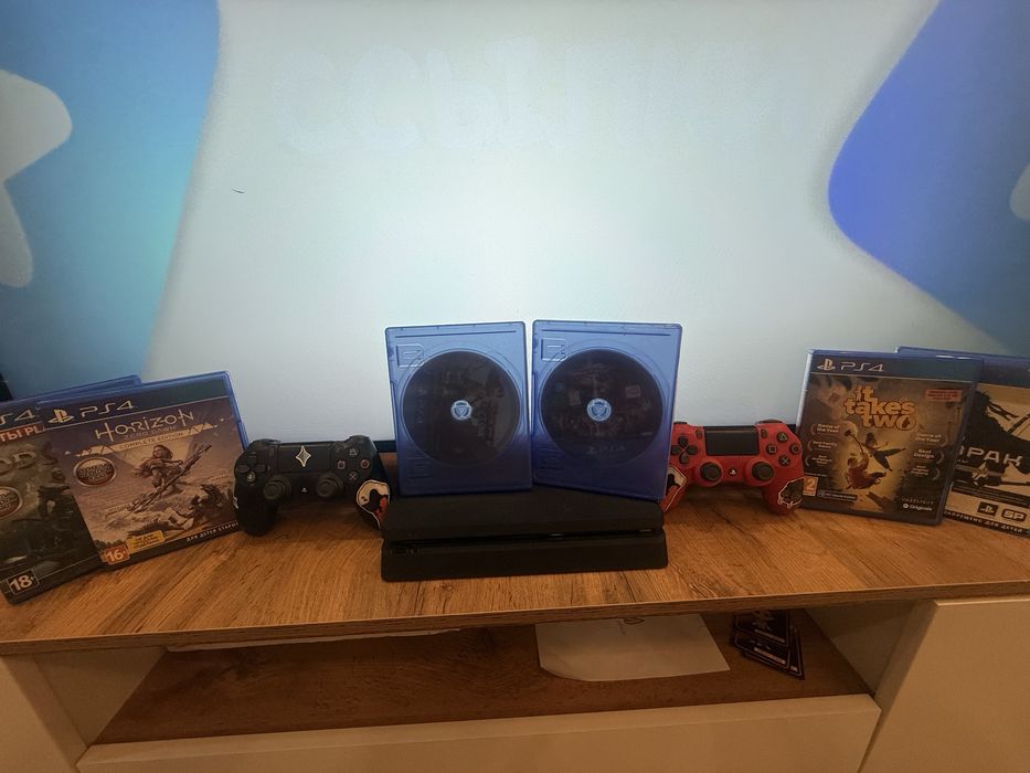 Play station 4 Slim 1 TB