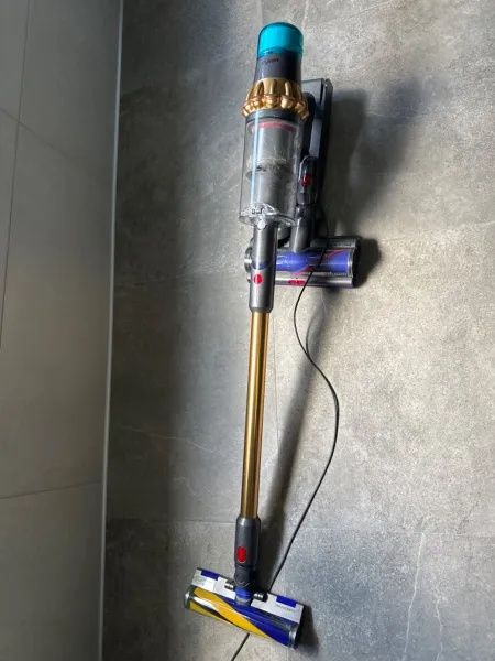 Dyson V15 Detect Total Clean