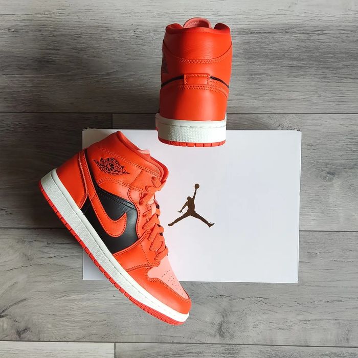 Air Jordan 1 Mid 'Crimson Bliss'