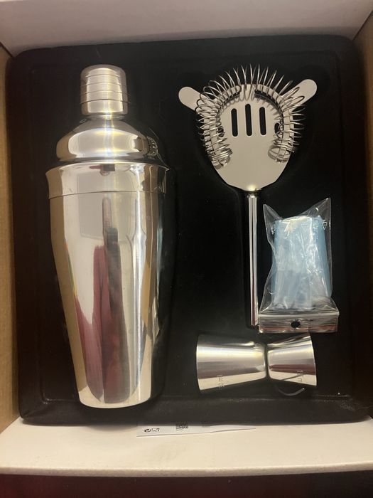 Cocktail Shaker din trei piese