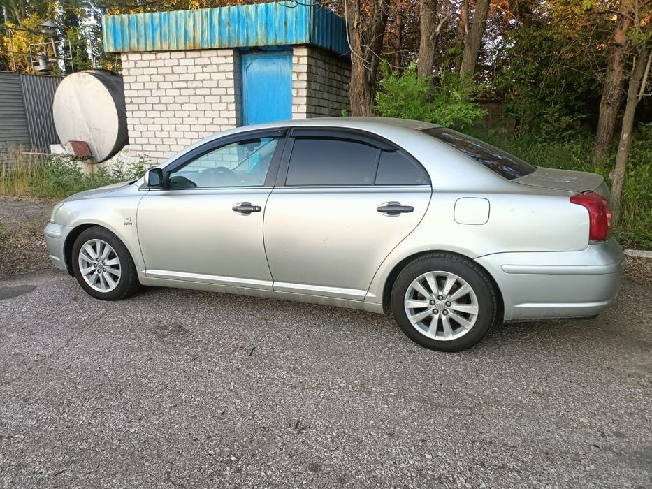 Продам тойота авенсис
