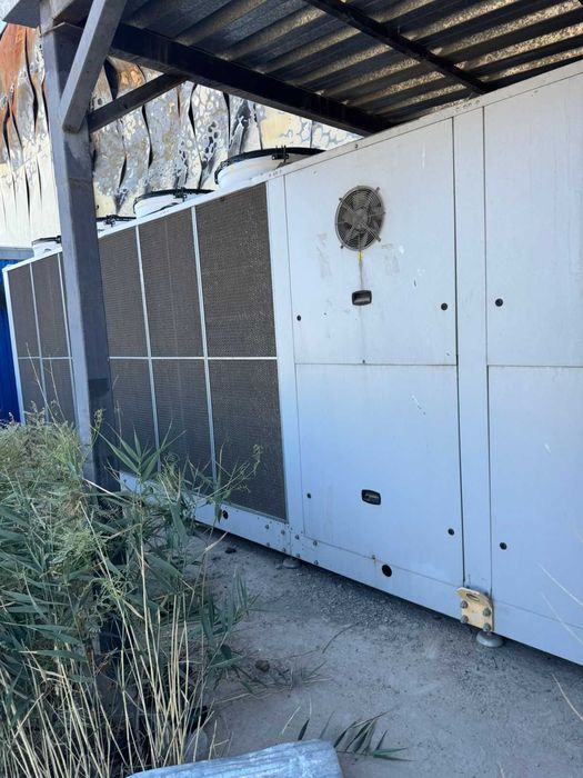 Чиллер Италия как новый  профессиональное оборудование