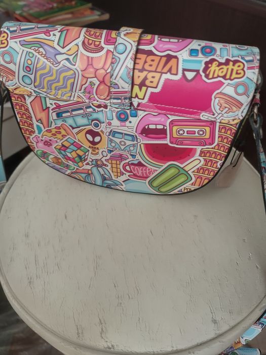 Кожена чанта малко носена