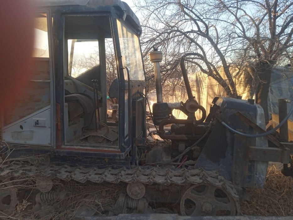 Yutu S 702_A traktori sotiladi