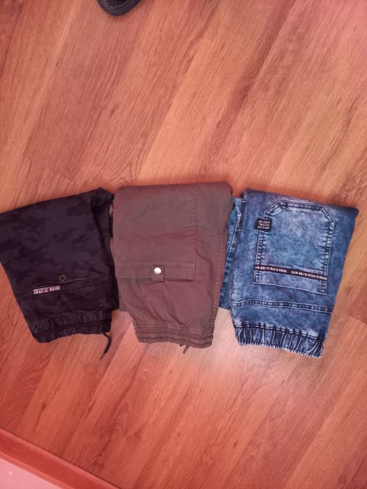 Три броя спортни панталони/Дънки на Reserved р.164см за момче