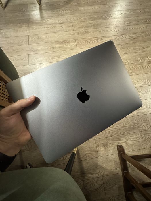 Продам свой макбук mackbook air m1 в отличном состоянии