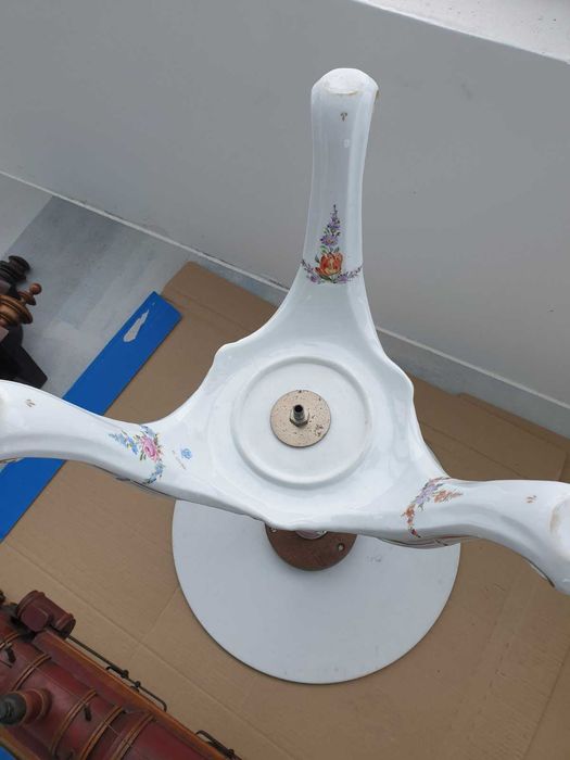 Голяма порцеланова маса/цветя-злато/италианска-немска ГДР