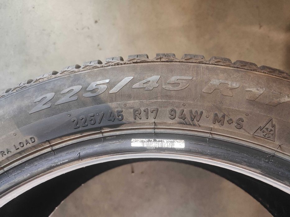 2бр.всесезонни гуми 225/45/17 Pirelli